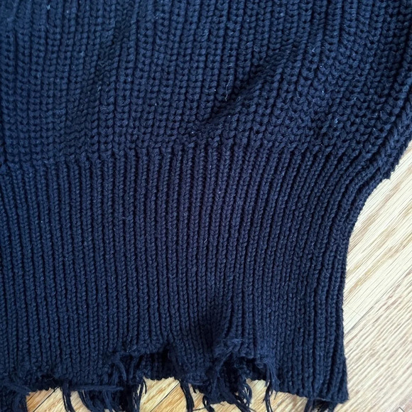 Forever21 black sweater - Picture 2 of 4